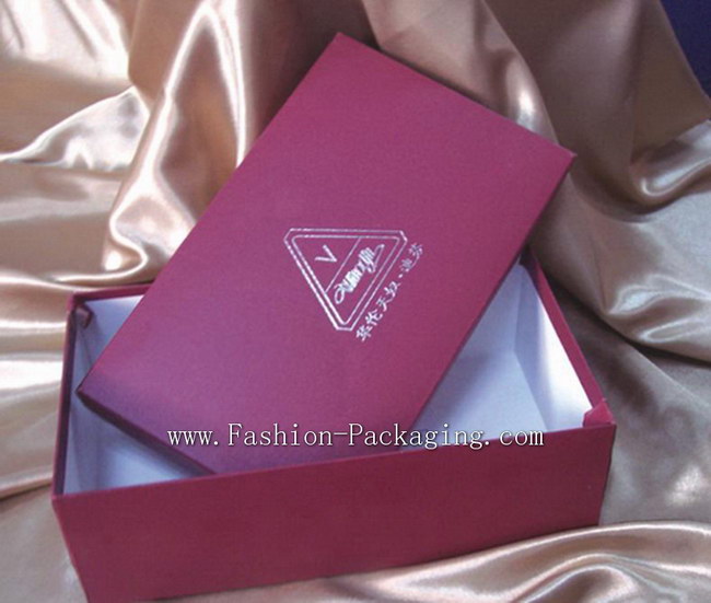 Luxury Printed Cardboard Shoe Box with silver embossed logo