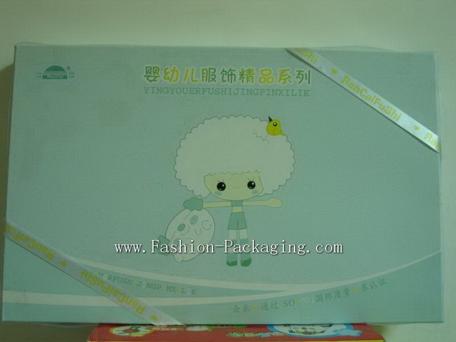 Custom Made Packaging Box with Ribbon for Baby Clothing Set