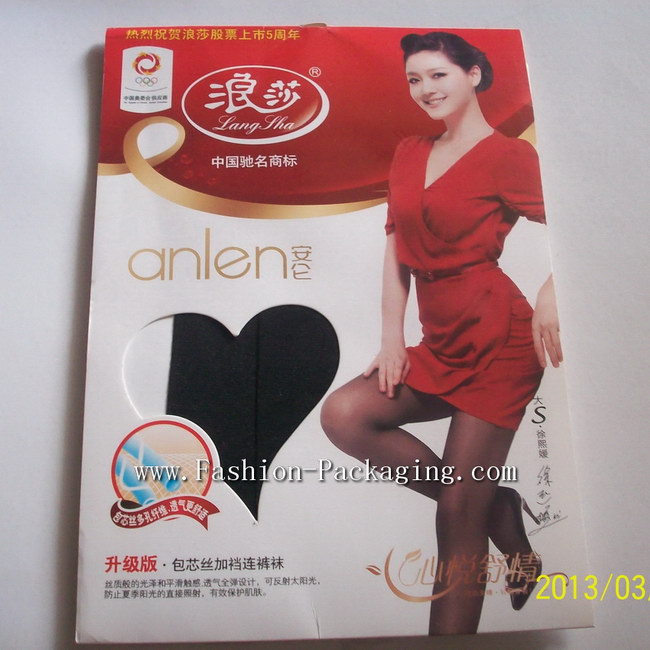 Customized Silk Stockings Packaging with heart window design