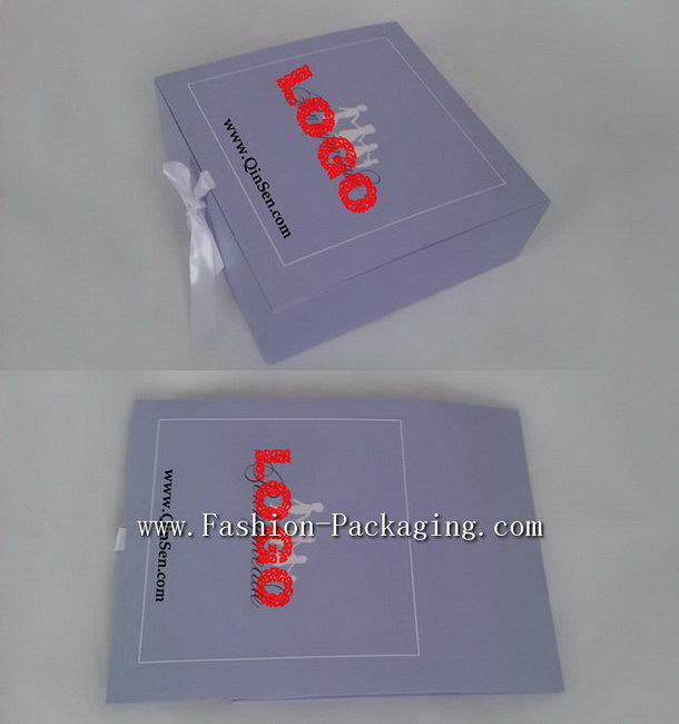 Cute Foldable Paper Gift Box with ribbon