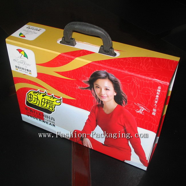 Custom printing apparel box with plastic handle