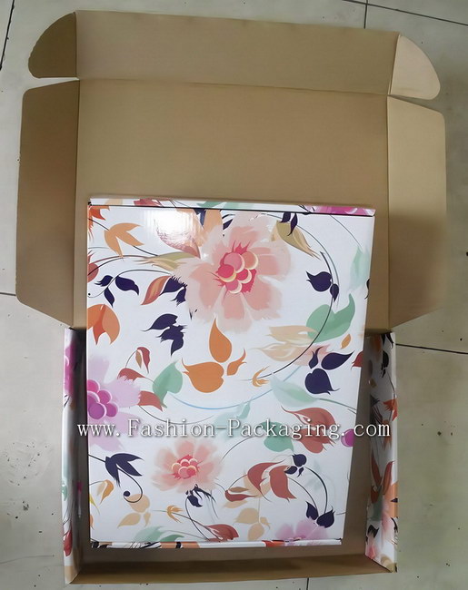 Colorful Apparel Boxes for delivery