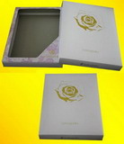 Garment Paper Box PX000044<br>Item:<strong>Garment Paper Box with custom card insert for Luxury Underwear</strong><br>
Suitable for a clothing packaing and promotions<br>
Since a custom paper card insert as a window ,the inside Underwear/clothes/apparel product look more Excellent.
<br>
This is paper box ...